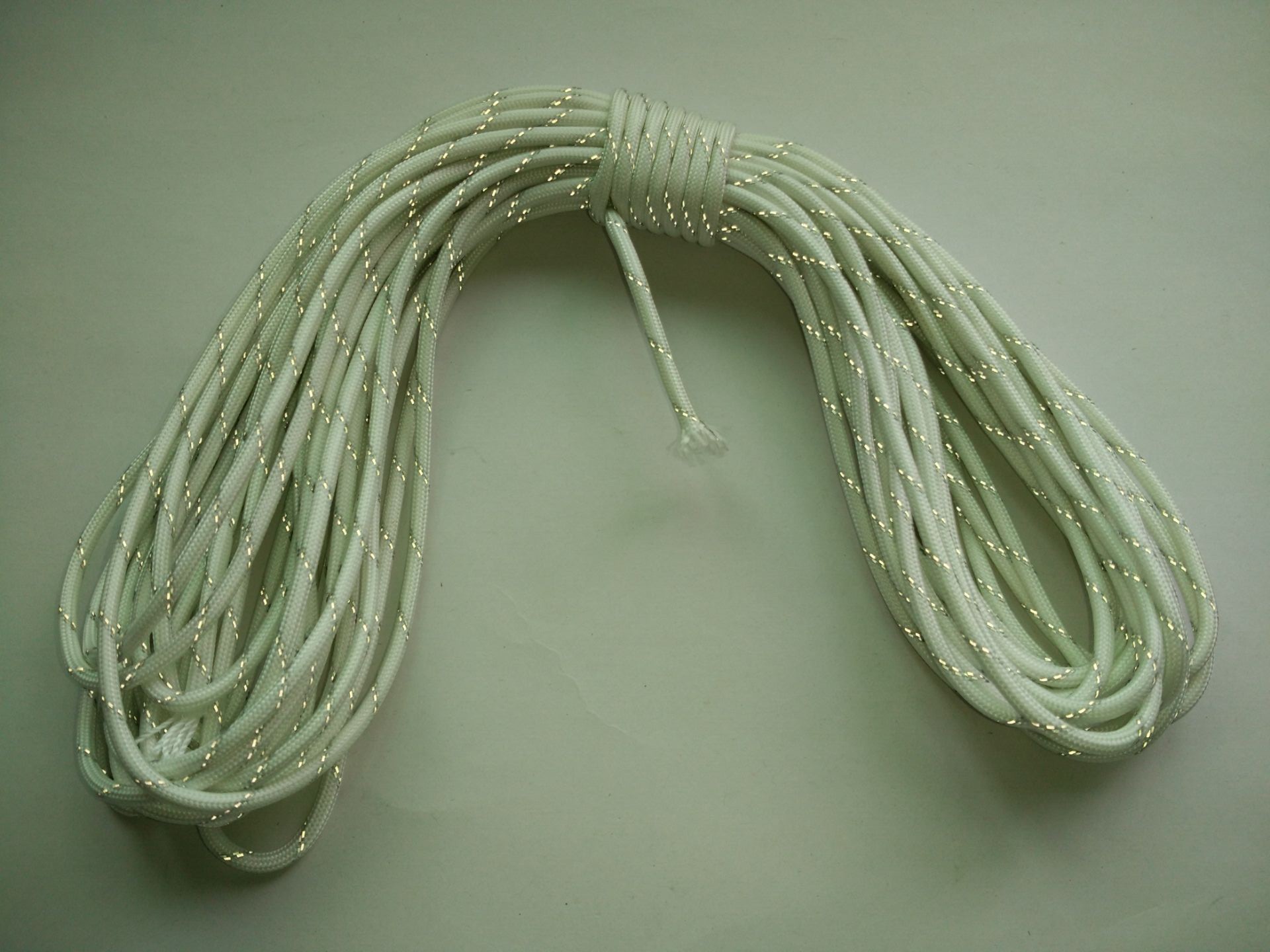朝阳夜光反光伞绳32B5